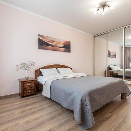 Appartamento Осокорки Русовой 3 Kiev Esterno foto